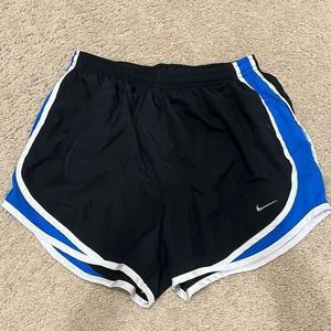Nike small tempo running shorts